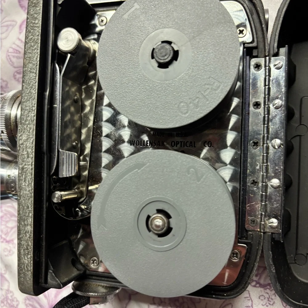 Vintage Wollensak 8 Model 153 8mm Movie Camera